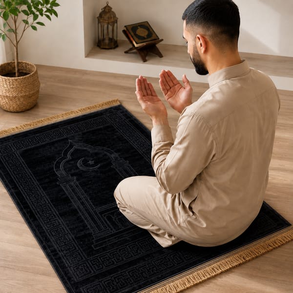 Customer using the prayer mat