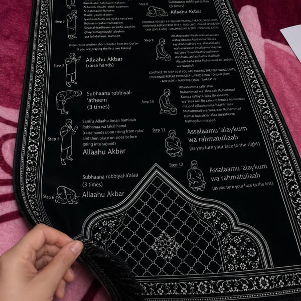 Customer using the Step-by-Step Salah mat