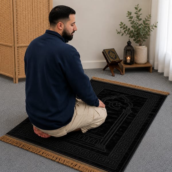 Customer using the prayer mat